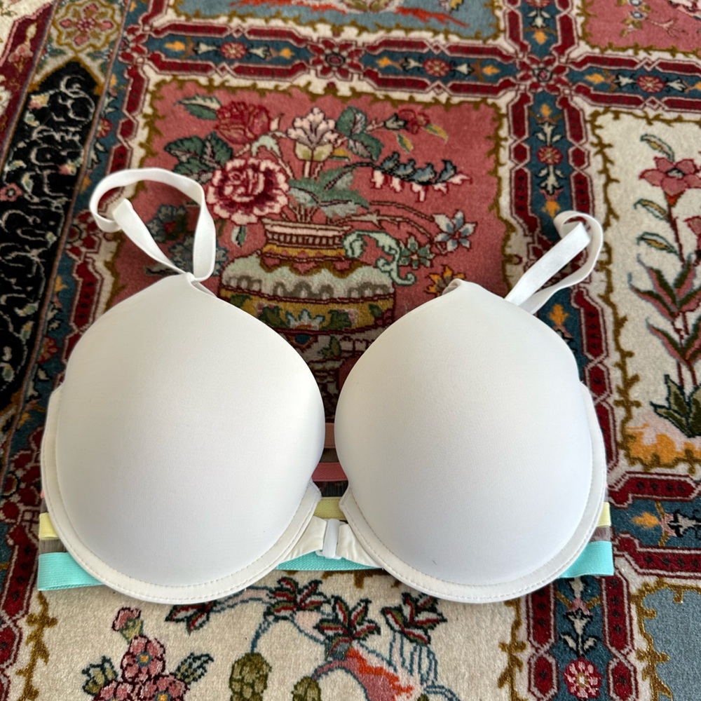 Victoria’s  Secret Push-Up Front-Close Perfect Shape Bra 34D